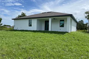 818 Anaconda Ave S, Lehigh Acres, FL 33974 - Photo 4