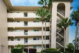 57 High Point Cir W, Naples, FL 34103 - Photo 2