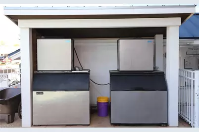 750 River Point Dr, Naples, FL 34102 - Photo 6