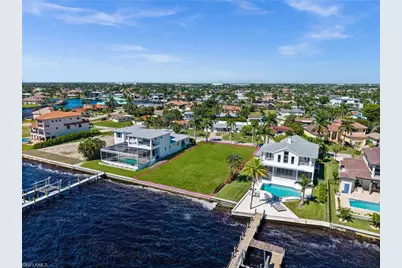 1020 Dolphin Dr, Cape Coral, FL 33904 - Photo 4