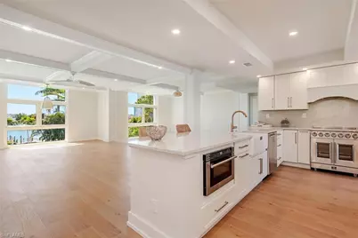 400 Park Shore Dr #304, Naples, FL 34103 - Photo 6