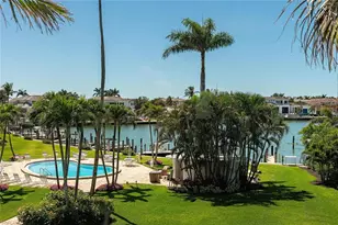 400 Park Shore Dr, Naples, FL 34103 - Photo 2