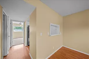 3225 E Riverside Dr, Fort Myers, FL 33916 - Photo 6