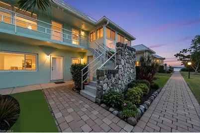 3225 E Riverside Dr #17A, Fort Myers, FL 33916 - Photo 1