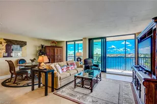 10420 Gulf Shore Dr, Naples, FL 34108 - Photo 16