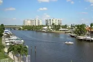 10686 Gulf Shore Dr, Naples, FL 34108 - Photo 16