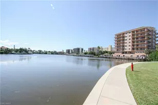 10686 Gulf Shore Dr, Naples, FL 34108 - Photo 18