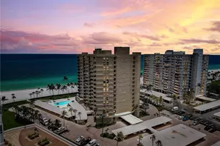 4001 Gulf Shore Blvd N, Naples, FL 34103 - Photo 2