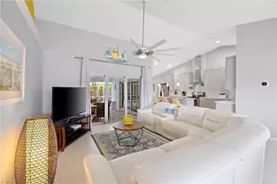 690 Amber Dr, Marco Island, FL 34145 - Photo 4