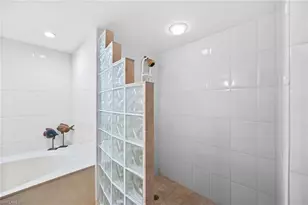 5550 Heron Point Dr, Naples, FL 34108 - Photo 16