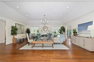 2700 Treasure Ln, Naples, FL 34102 - Photo 10