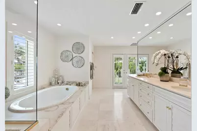 2700 Treasure Ln, Naples, FL 34102 - Photo 26