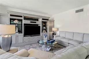 450 Bayfront Pl, Naples, FL 34102 - Photo 6