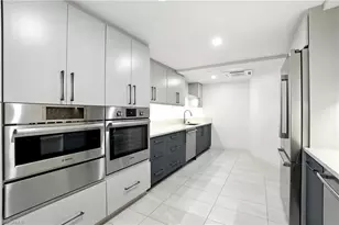 2400 Gulf Shore Blvd N, Naples, FL 34103 - Photo 32