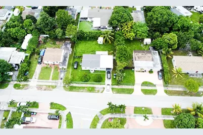 18040 NW 2nd Ct, Miami Gardens, FL 33971 - Photo 28