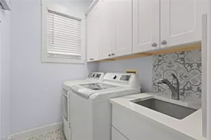 646 Vintage Reserve Cir, Naples, FL 34119 - Photo 22