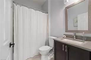 646 Vintage Reserve Cir, Naples, FL 34119 - Photo 16