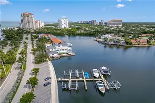 4680 Gulf Shore Blvd N, Naples, FL 34103 - Photo 10