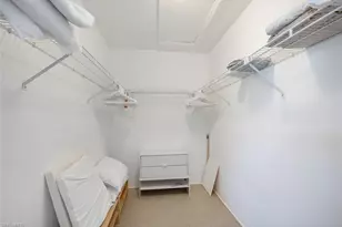 577 Beachwalk Cir, Naples, FL 34108 - Photo 18