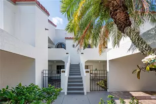 577 Beachwalk Cir, Naples, FL 34108 - Photo 2