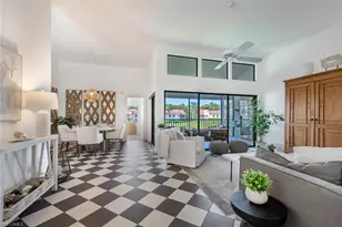 577 Beachwalk Cir, Naples, FL 34108 - Photo 4