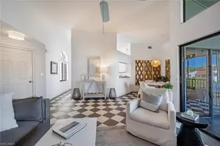 577 Beachwalk Cir, Naples, FL 34108 - Photo 6