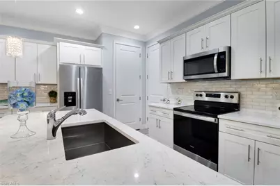 12973 Pembroke Dr, Naples, FL 34105 - Photo 6