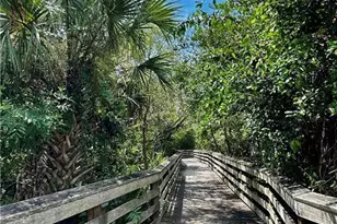 100 Glenview Pl, Naples, FL 34108 - Photo 36