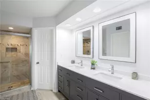 9101 Vanderbilt Dr, Naples, FL 34108 - Photo 12