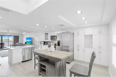 9101 Vanderbilt Dr #203, Naples, FL 34108 - Photo 4