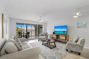 9101 Vanderbilt Dr, Naples, FL 34108 - Photo 2