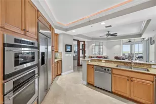285 Grande Way, Naples, FL 34110 - Photo 10