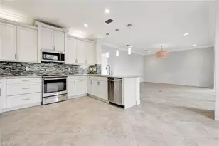 3430 Tigris Ln, Naples, FL 34119 - Photo 10