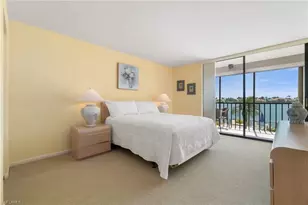 838 W Elkcam Cir, Marco Island, FL 34145 - Photo 16