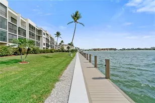 838 W Elkcam Cir, Marco Island, FL 34145 - Photo 28