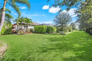4244 Raffia Palm Cir, Naples, FL 34119 - Photo 32