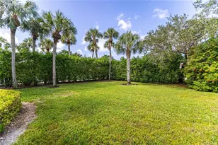 823 Tanbark Dr, Naples, FL 34108 - Photo 22