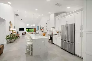 4006 Crayton Rd, Naples, FL 34103 - Photo 4