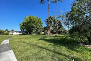 547 Eastwood Dr, Naples, FL 34110 - Photo 6