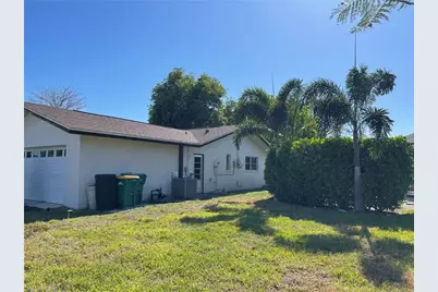 547 Eastwood Dr, Naples, FL 34110 - Photo 2