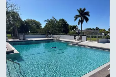 547 Eastwood Dr, Naples, FL 34110 - Photo 8
