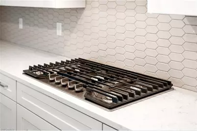 8925 Oceana Way, Naples, FL 34114 - Photo 6