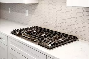 8925 Oceana Wy, Naples, FL 34114 - Photo 6