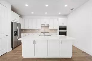 8925 Oceana Wy, Naples, FL 34114 - Photo 2