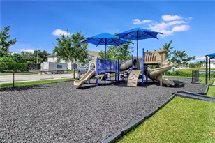 15489 Wildflower Cir, Naples, FL 34119 - Photo 46