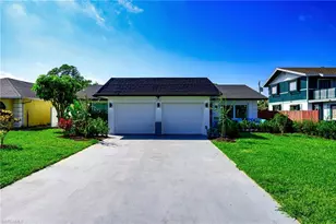 540 102nd Ave N, Naples, FL 34108 - Photo 2