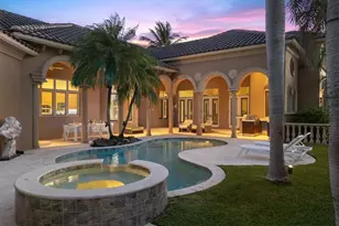 550 21st Ave S, Naples, FL 34102 - Photo 2