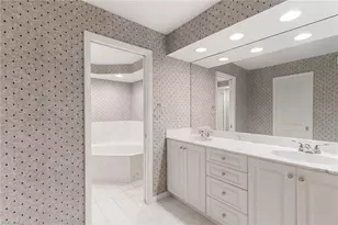 105 Clubhouse Ln, Naples, FL 34105 - Photo 16