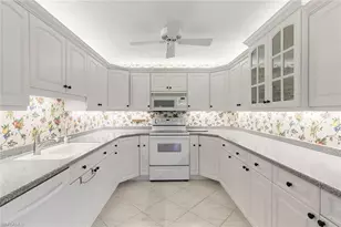 105 Clubhouse Ln, Naples, FL 34105 - Photo 4