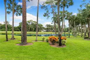 105 Clubhouse Ln, Naples, FL 34105 - Photo 2